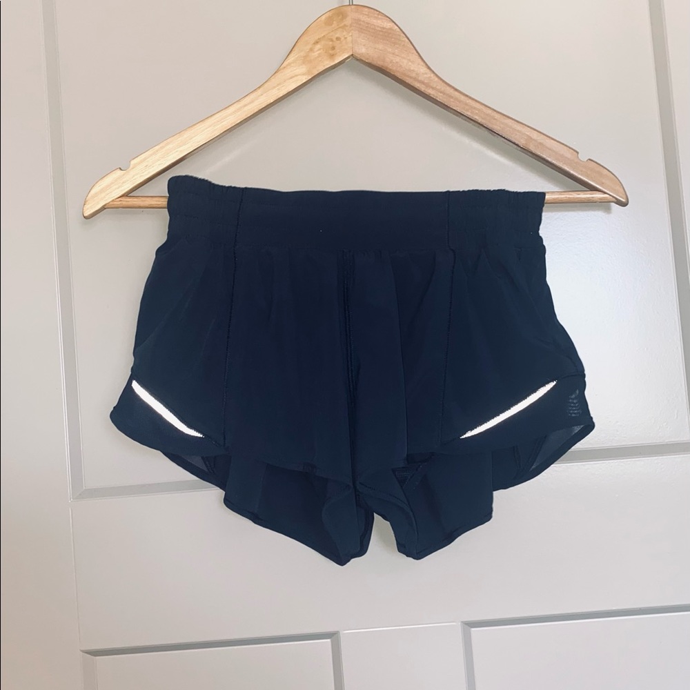Lululemon Hotty hot shorts 2.5”